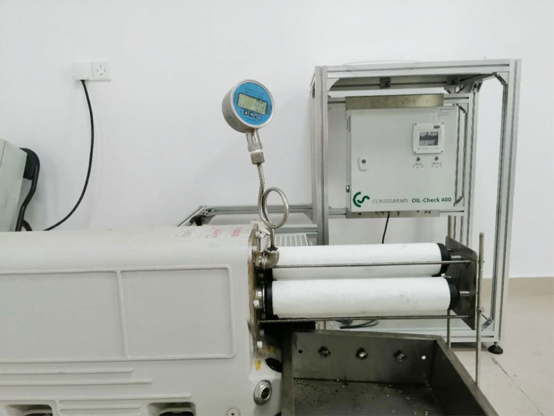 vacuum pump oil/gas separation